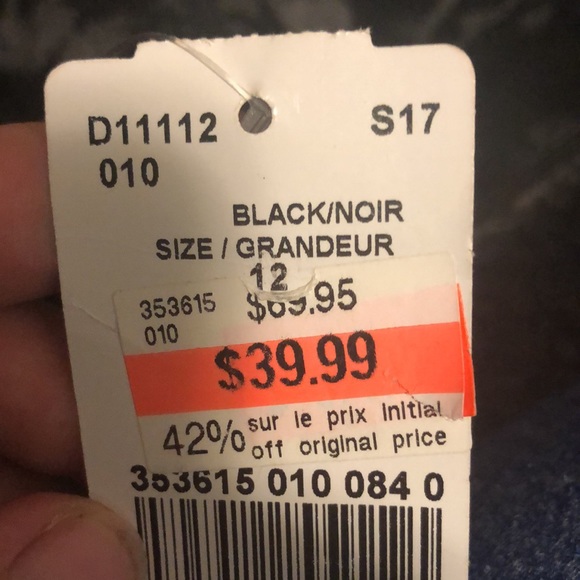 Le Chateau Black pleated skirt size 12 - Picture 8 of 9